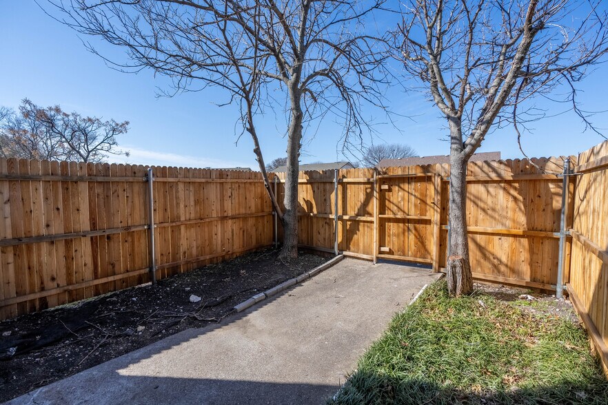 More Photos Of 2813 Wimbledon Ct, Garland Apartments For Sale