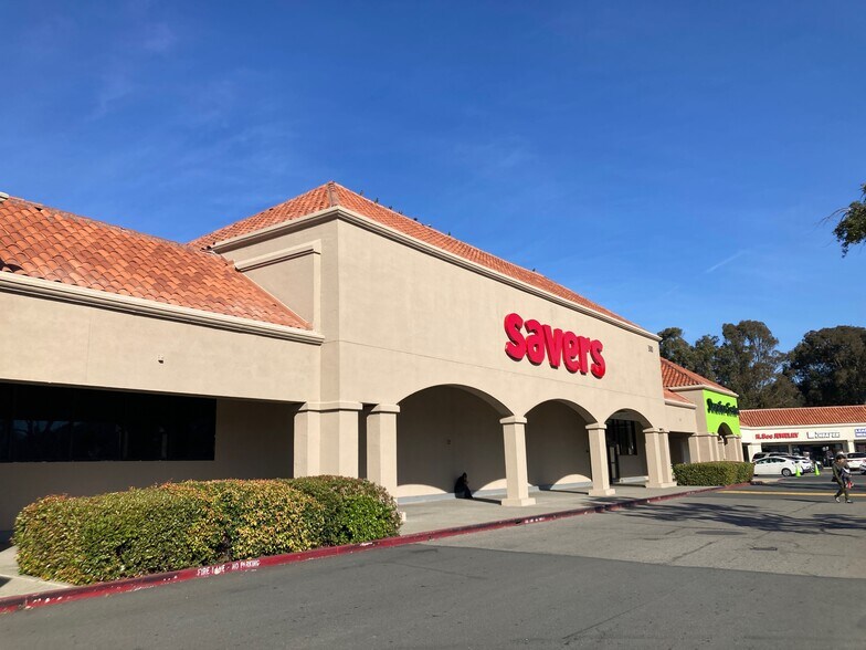 More Photos Of 20-800 San Pablo Towne Center, San Pablo Unknown For Lease