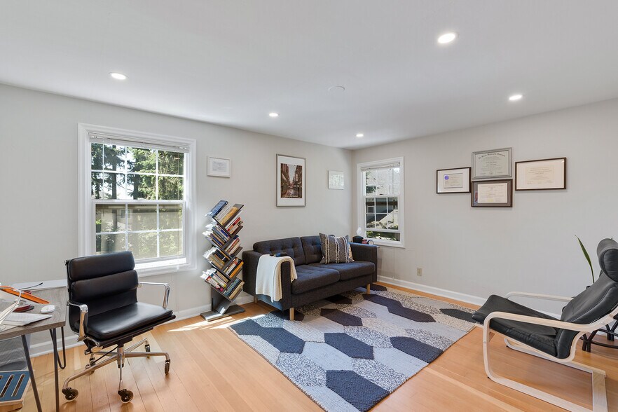 More Photos Of 7409 SW Capitol Hwy, Portland Freestanding For Sale