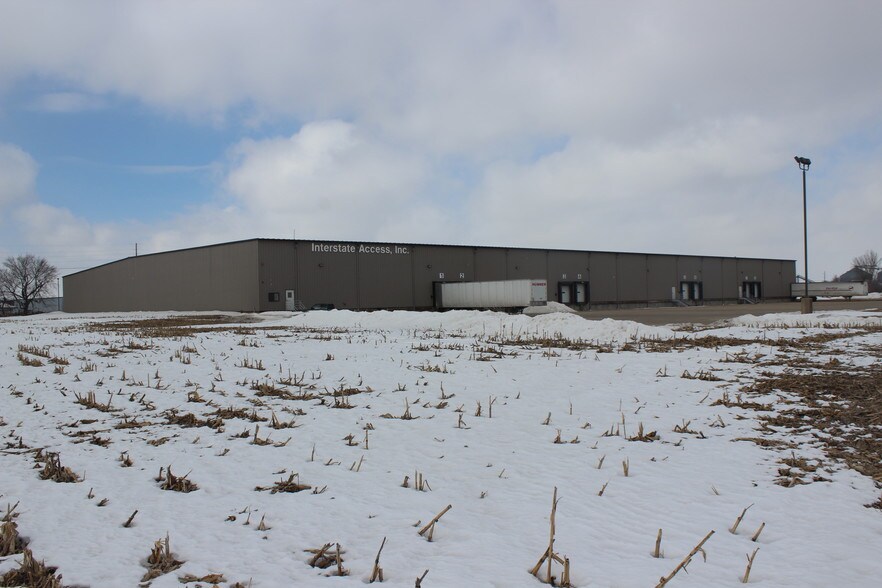 More Photos Of 715 East St, Grinnell Distribution For Lease