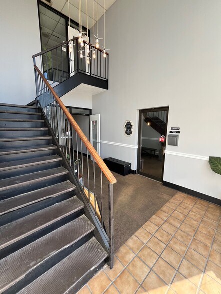 More Photos Of 6022 Jefferson Ave, Newport News Office For Lease