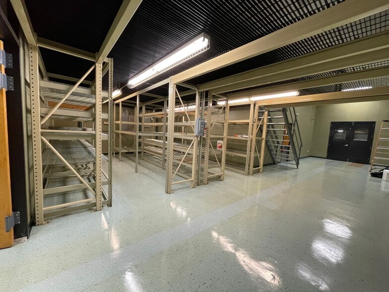 More Photos Of 5570 Florida Mining Blvd S, Jacksonville Warehouse For Lease