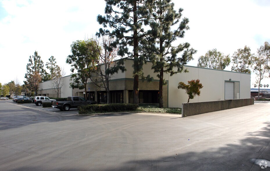 More Photos Of 14751 Franklin Ave, Tustin Light Distribution For Lease