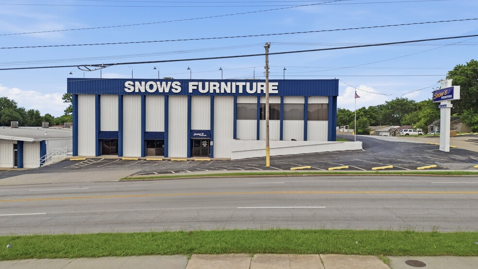 More Photos Of 851 S Sheridan Rd, Tulsa Freestanding For Sale