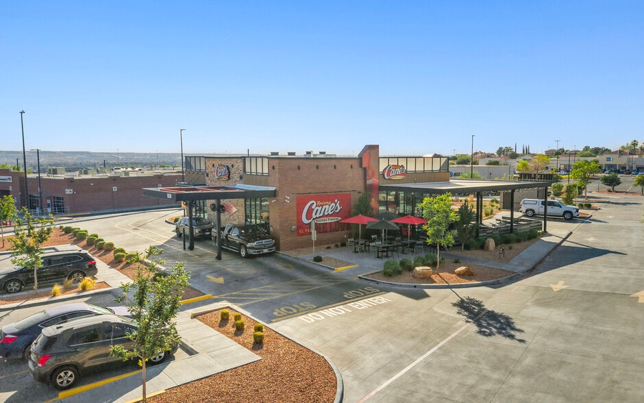 Primary Photo Of 675 Sunland Park Dr, El Paso Fast Food For Sale