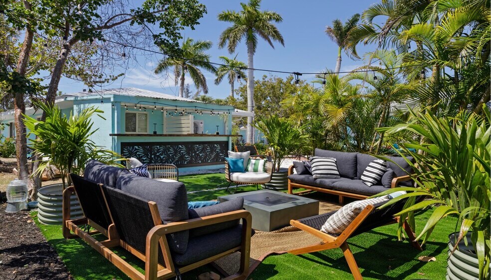 More Photos Of 706 Donax St, Sanibel Hotel For Sale