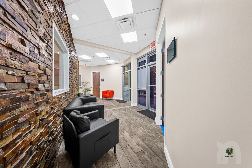 More Photos Of 7362 Futures Dr, Orlando Coworking Space