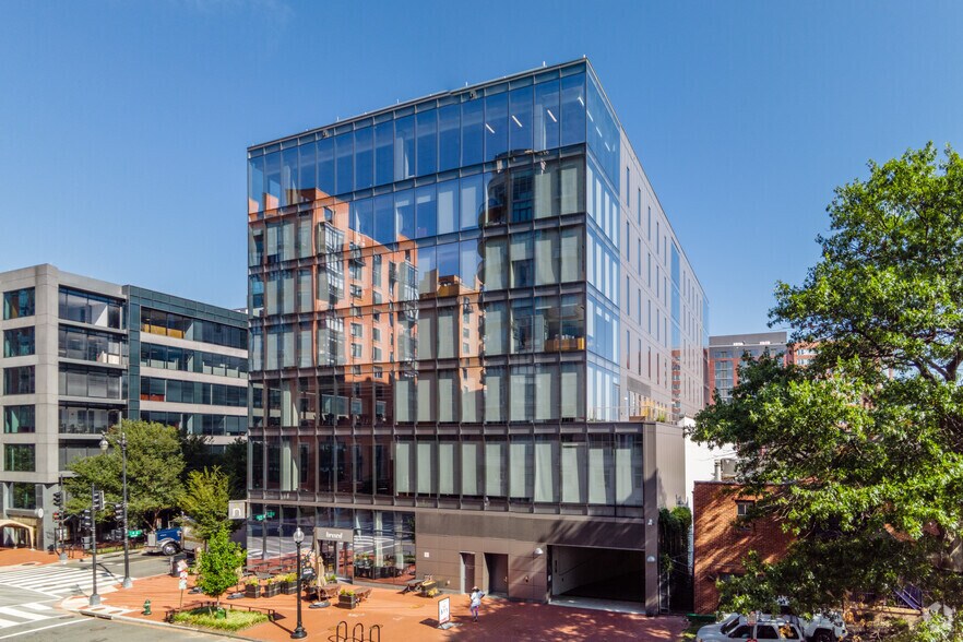 More Photos Of 901 4th St NW, Washington Office For Sale
