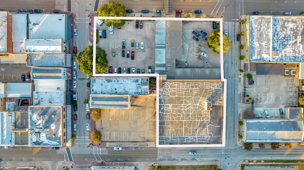 More Photos Of 120 S Main St, Victoria Office For Sale