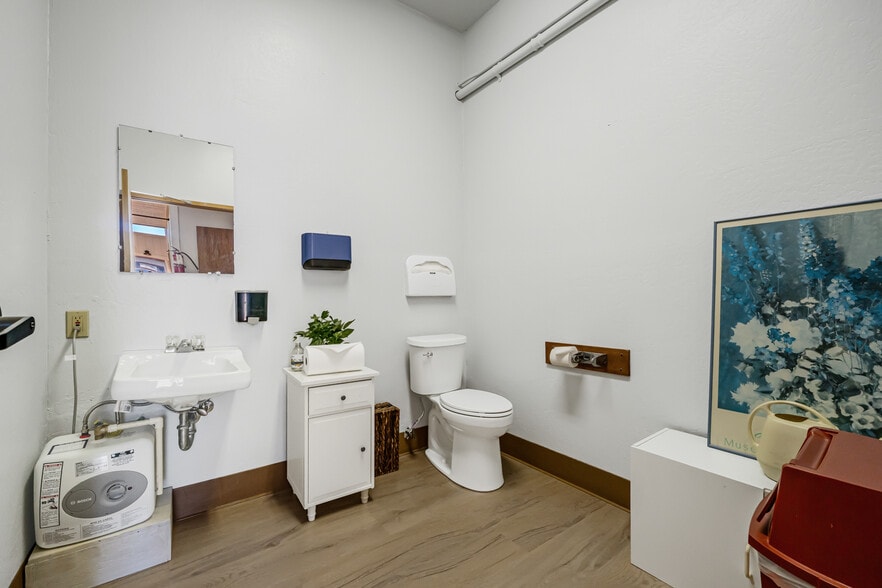 More Photos Of 39000 Highway 1, Gualala Medical For Sale