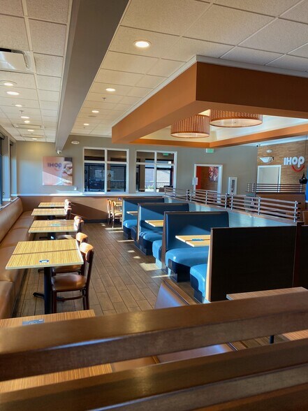 More Photos Of 9700 State Route 14, Streetsboro Freestanding For Lease