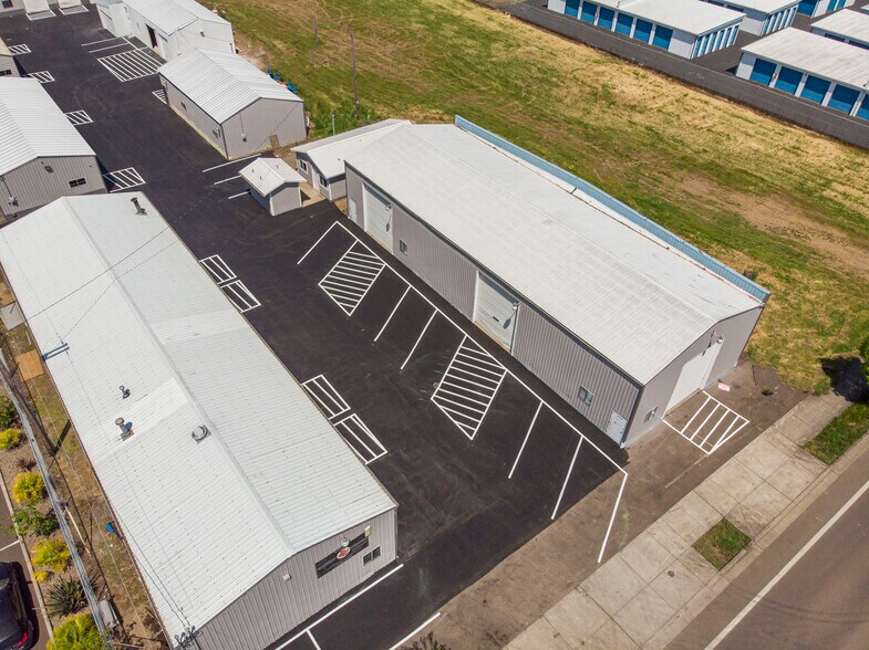More Photos Of 1091 Chemawa, Keizer Warehouse For Lease