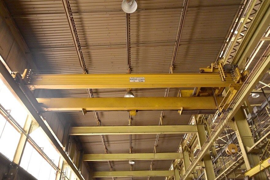 More Photos Of 420 Woodruff Rd, Joliet Warehouse For Lease