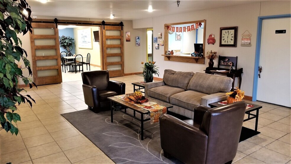 More Photos Of 1423 S US Old Highway 75, Sabetha Hotel For Sale