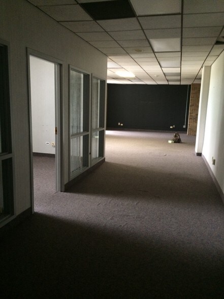 More Photos Of 4350 W Lincoln Hwy, Matteson Office For Sale