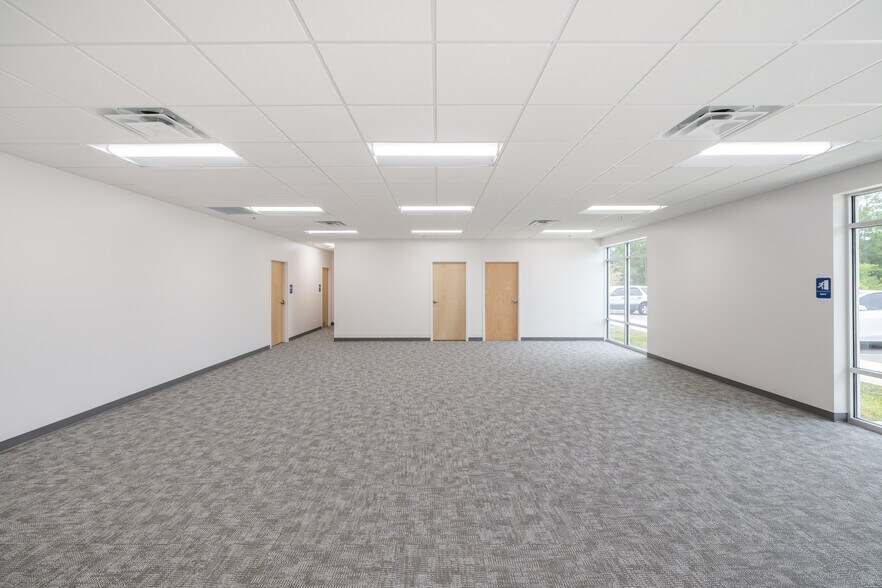 More Photos Of 2280 Lane Ave N, Jacksonville Unknown For Lease