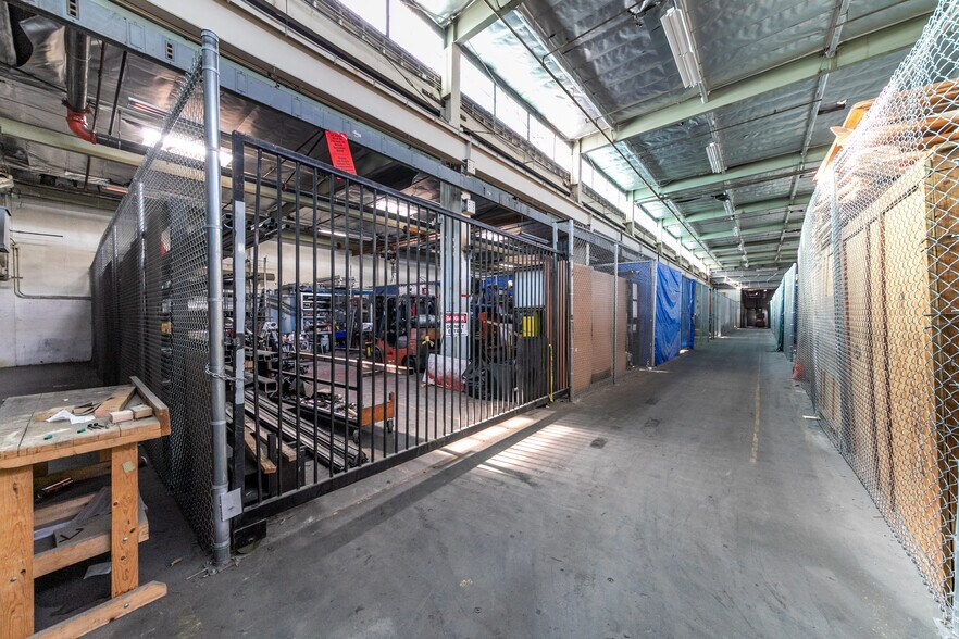 More Photos Of 15001 S Figueroa St, Gardena Distribution For Lease