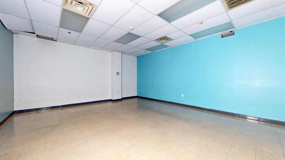 More Photos Of 45 S New York Ave, Galloway Unknown For Lease