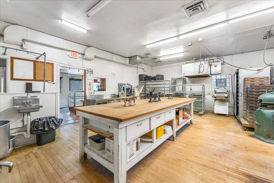 More Photos Of 118 Main St, Luxemburg Specialty For Sale