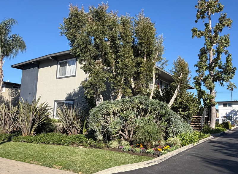 More Photos Of 2256-2260 Maple St, Costa Mesa Apartments For Sale