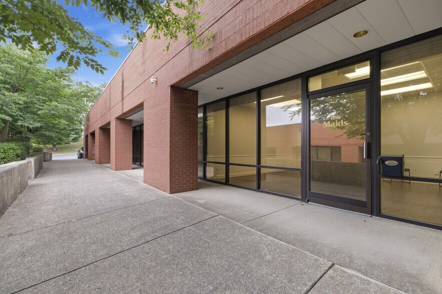 More Photos Of 104-176 Cude Ln, Madison Medical For Lease