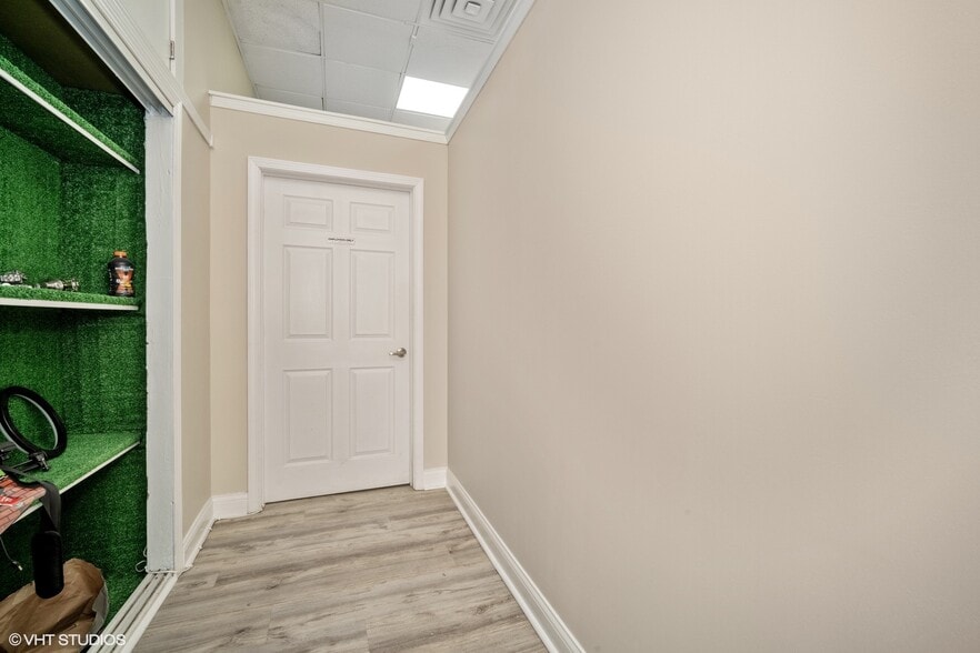 More Photos Of 1511 E Oakton St, Des Plaines Storefront For Lease