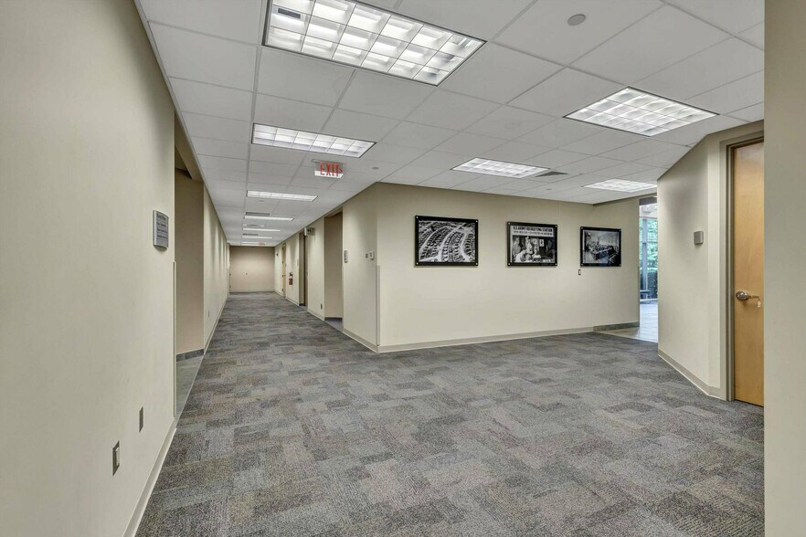 More Photos Of 575 Oak Ridge Tpke, Oak Ridge Medical For Sale