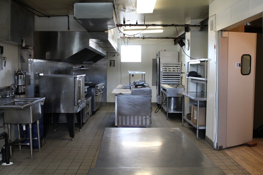 More Photos Of 231 E Main St, Trinidad Bar For Sale