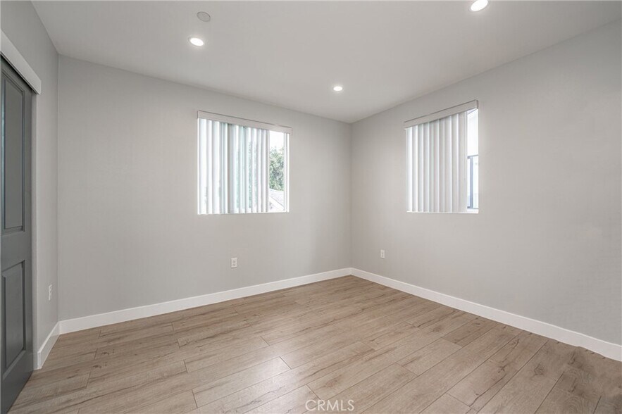 More Photos Of 433 W Gage Ave, Los Angeles Multifamily For Sale
