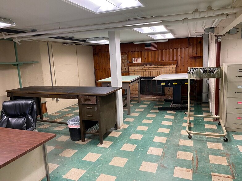 More Photos Of 1720 Valley View Rd, Hermitage Office For Sale