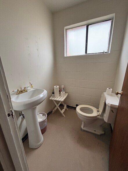 More Photos Of 702 Lyons Ave, Ely Lodge Meeting Hall For Sale