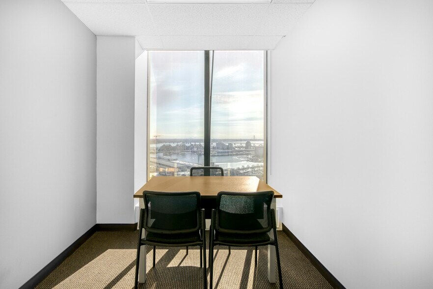 More Photos Of 500 Pl D'armes, Montréal Coworking Space