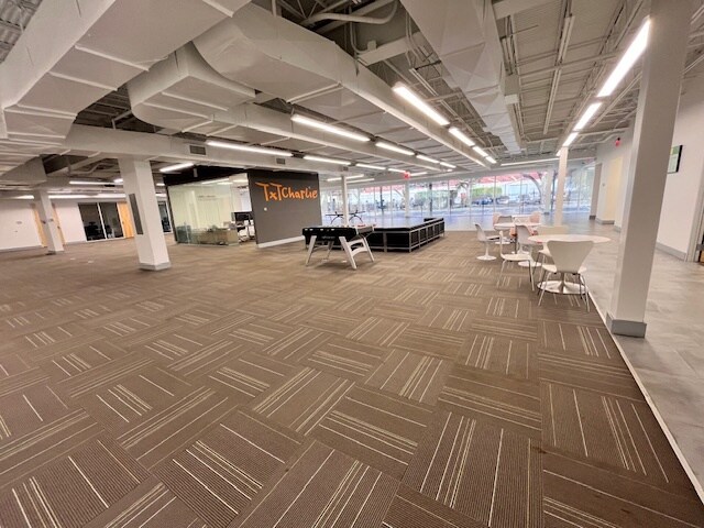 More Photos Of 300 Oakwood Ln, Hollywood Flex For Sale