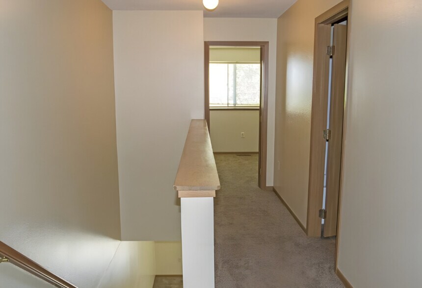 More Photos Of 1210 S Majestic View Pl, Sioux Falls Apartments For Sale