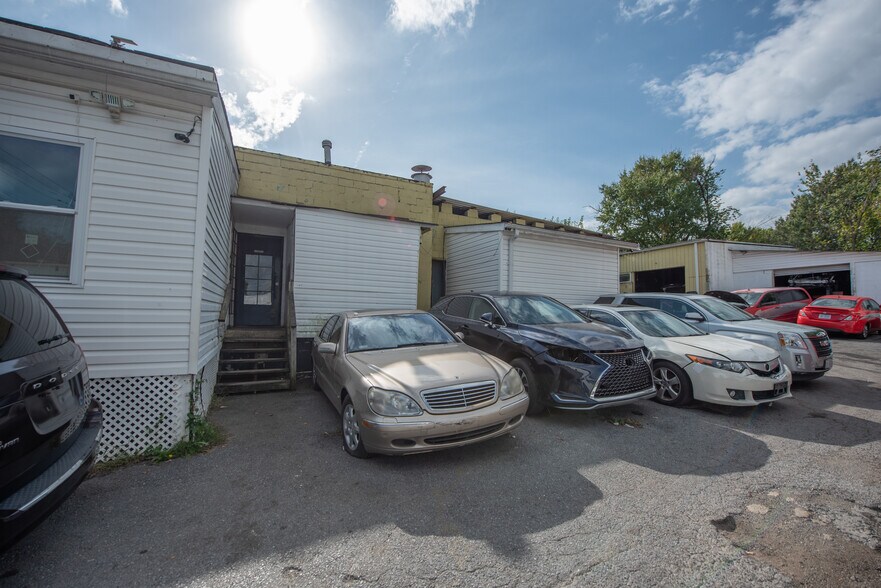 More Photos Of 2838 Bladensburg Rd NE, Washington Service For Lease