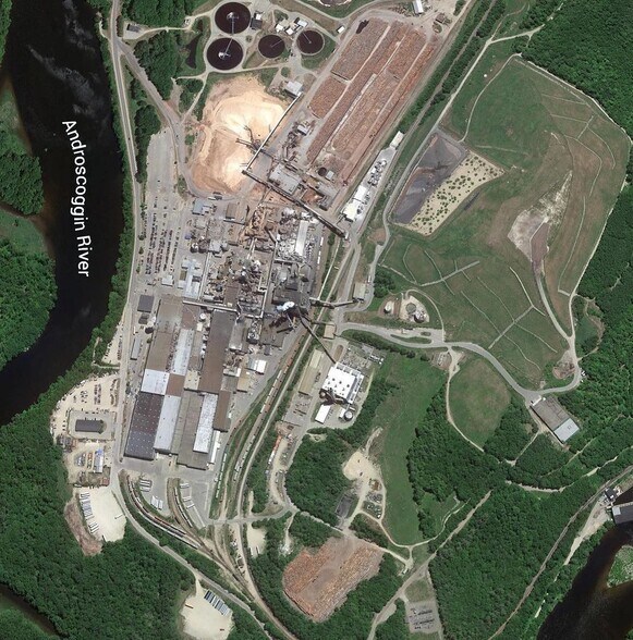 More Photos Of 300 Riley Rd, Jay Warehouse For Lease