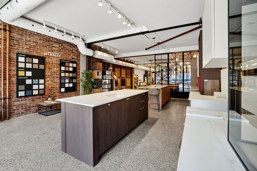 More Photos Of 7553 Rue Saint-Hubert, Montréal General Retail For Lease