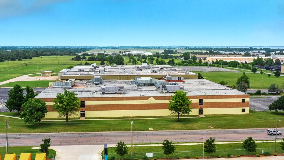 More Photos Of 10321 W Reno Ave, Oklahoma City Manufacturing For Lease