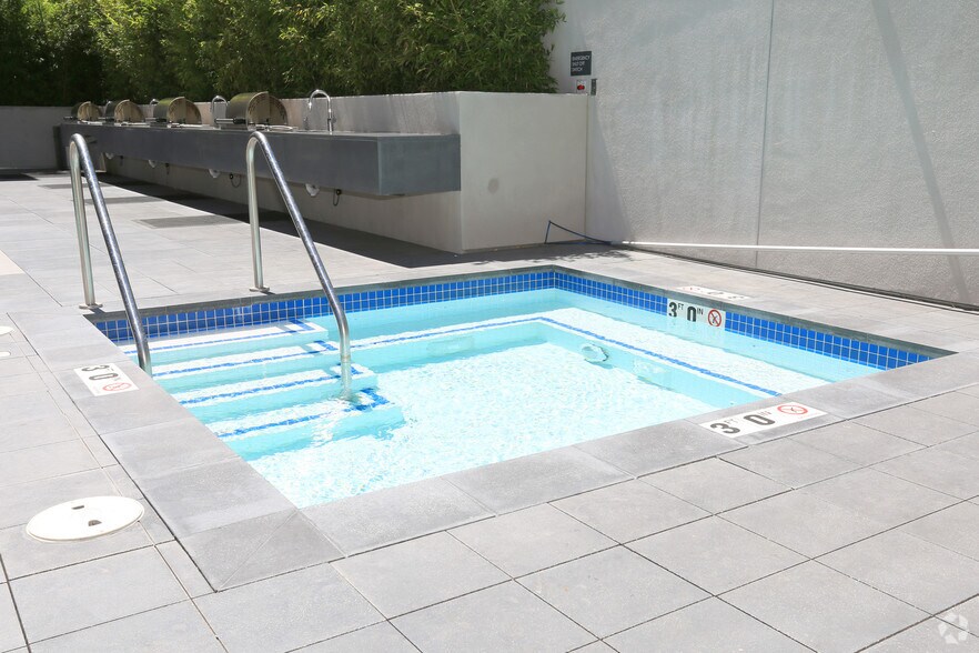 More Photos Of 399 Fremont St, San Francisco Apartments For Lease