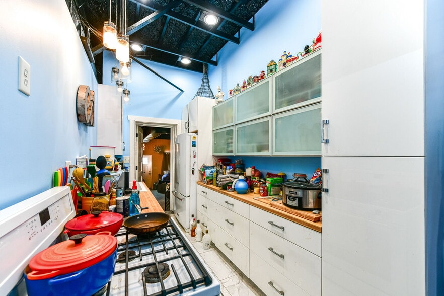 More Photos Of 2421 Central Ave, Indianapolis Office For Sale