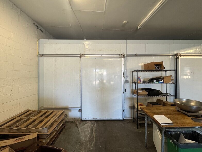 More Photos Of 52-56 Elwood Ave, Newark Warehouse For Lease