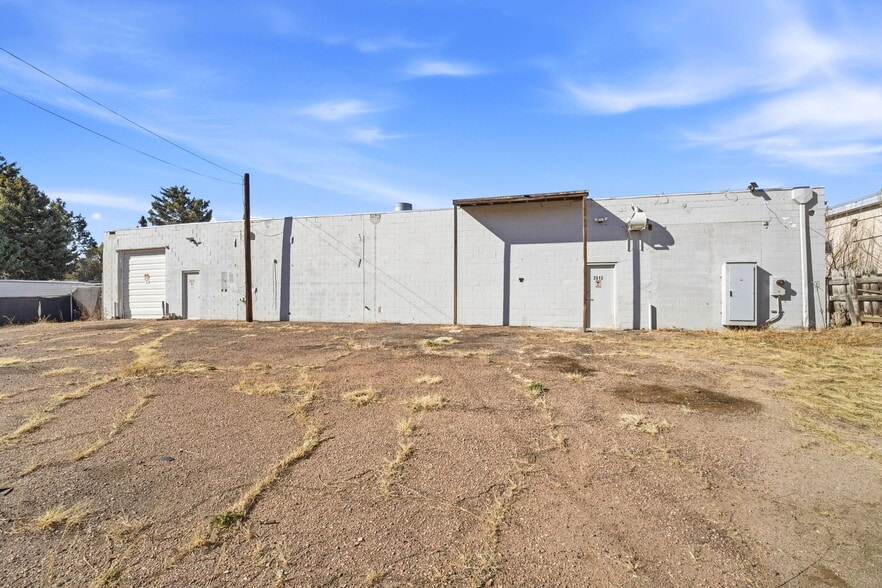 More Photos Of 2513-2515 E Willamette Ave, Colorado Springs Manufacturing For Lease