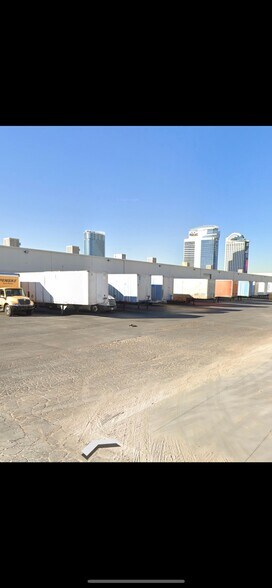 More Photos Of 3950 W Harmon Ave, Las Vegas Warehouse For Lease