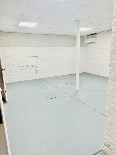 More Photos Of 301 Baltimore Ave, Cumberland General Retail For Sale