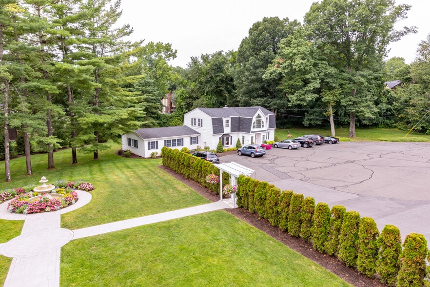 More Photos Of , Brookfield Unknown For Sale