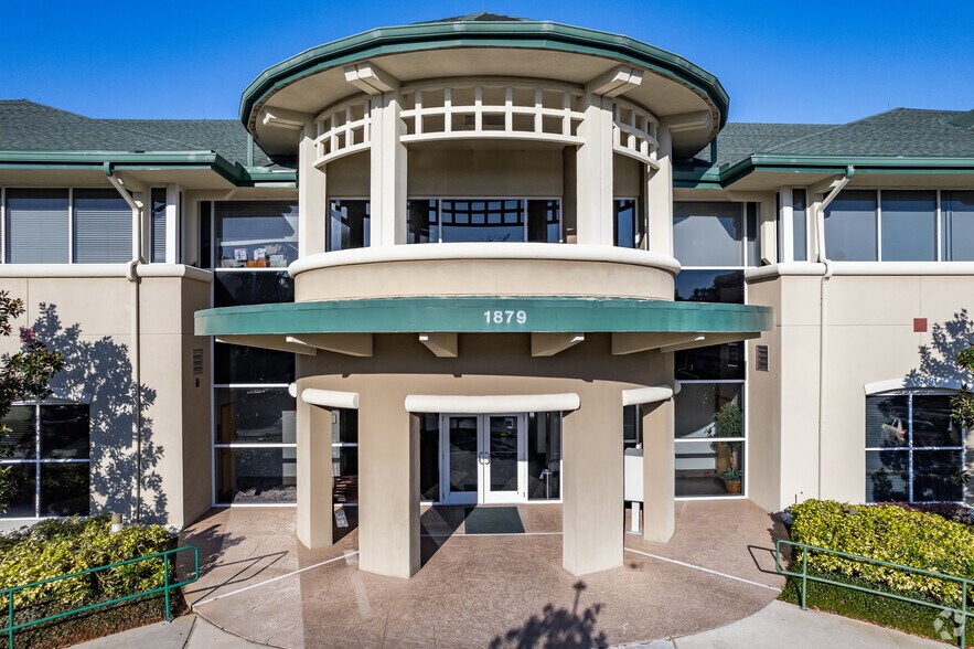 More Photos Of 1879 Nightingale Ln, Tavares Medical For Lease