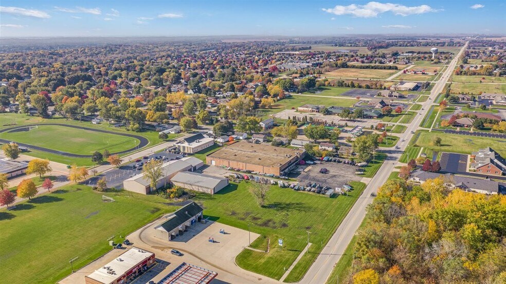 More Photos Of 879 Bedford Rd, Morris Showroom For Sale