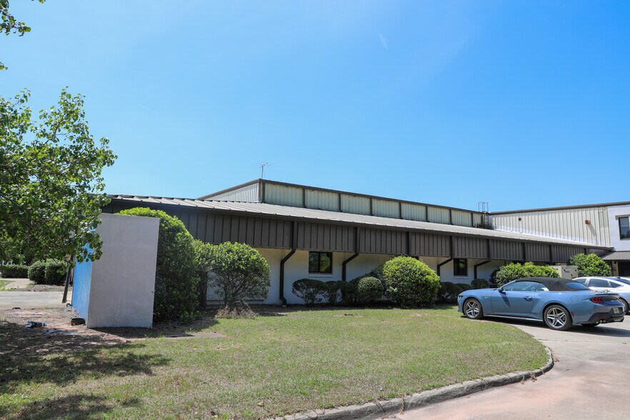 More Photos Of 24 Herring Rd, Newnan Warehouse For Sale