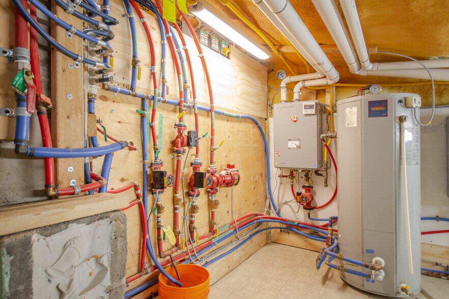 More Photos Of 3263 Lake Shore Blvd W, Toronto Dormitory For Sale