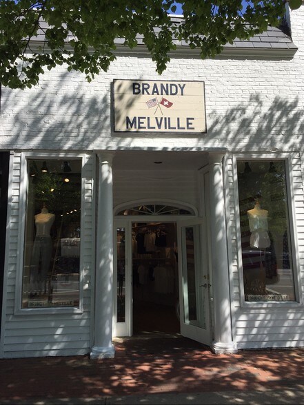 Primary Photo Of 50 Main St, East Hampton General Retail For Lease